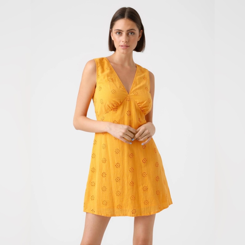 Vero Moda eyelet mini dress with cross back - Picture 5 of 12